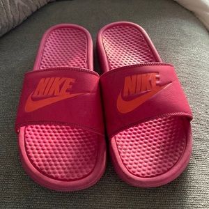 NIKE SANDALS